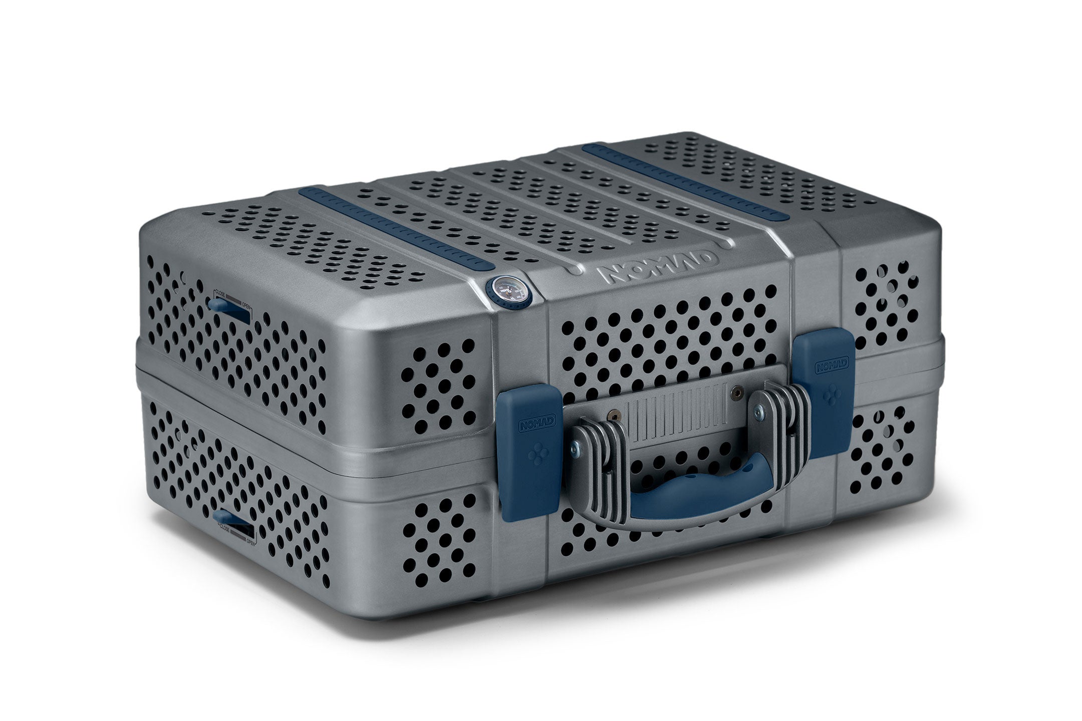 NOMAD Grill & Smoker