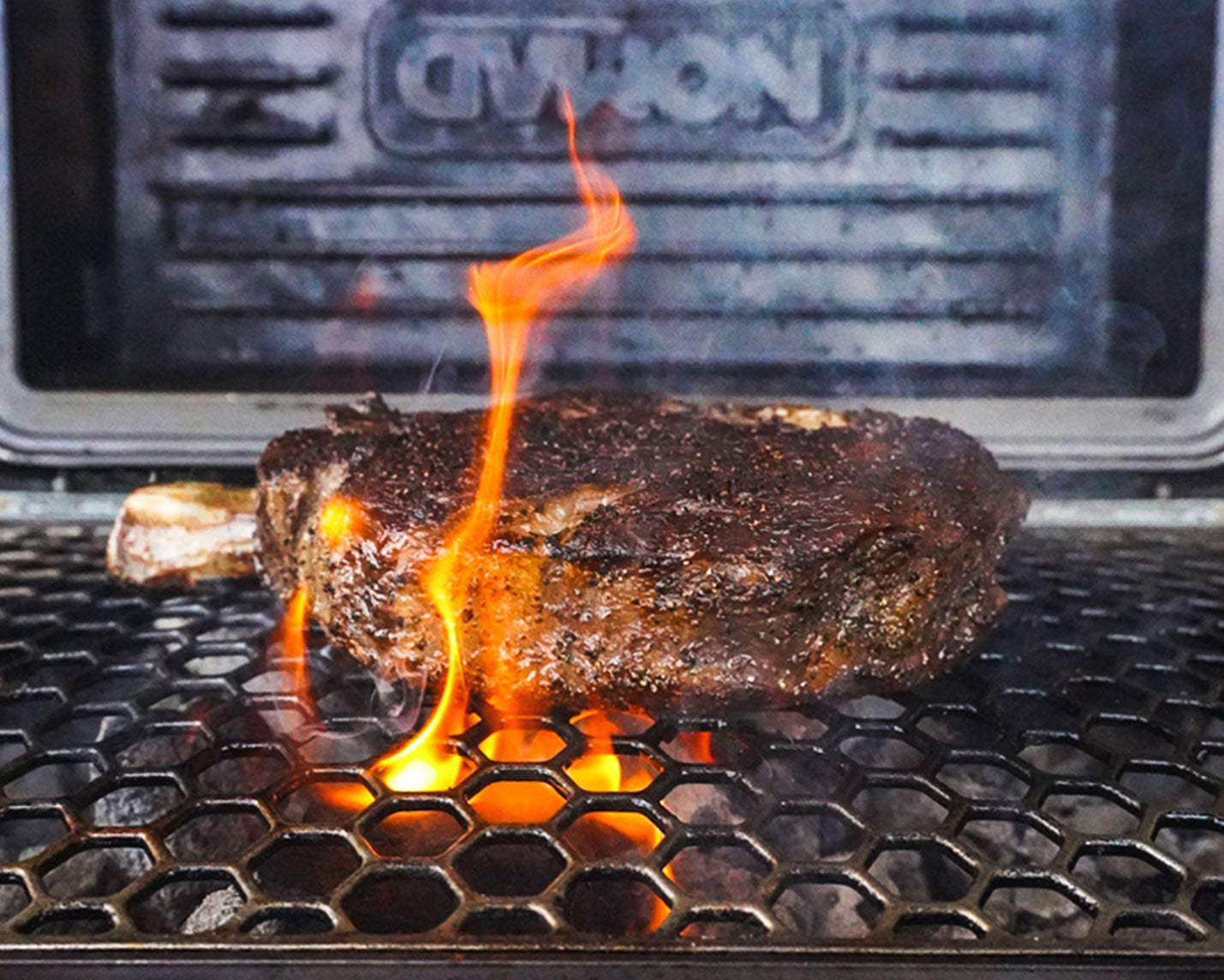 NOMAD Premium Lump Hardwood Charcoal NOMAD Grills